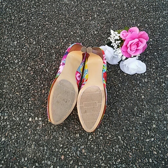 🎊💕HOST PICK Pumps💕🎊 - Picture 4 of 4